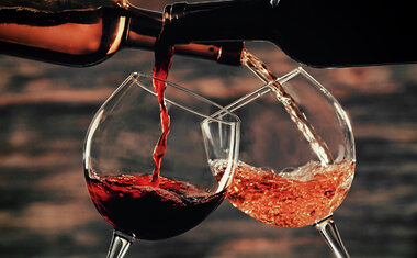 Imagem de destaque para Gastando até R$ 50: veja 5 dicas para quem quer dar vinho de presente neste final de ano