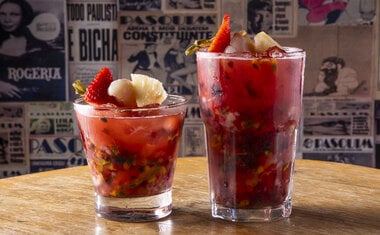 Imagem de destaque para 19 bares para tomar ótimas caipirinhas em São Paulo
