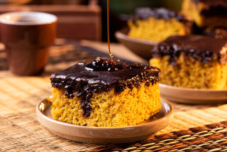 Receitas: Bolo de cenoura com laranja é fácil de fazer; confira o o a o!