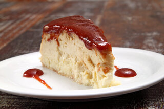 Receitas: Torta de ricota com calda de goiabada é opção deliciosa para a sobremesa; veja o o a o!