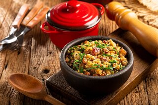 Receitas: Esta farofa simples é perfeita para sua ceia de Natal; veja como fazer