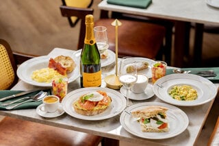 Gastronomia: Brunch Veuve Clicquot Gardens no Locale