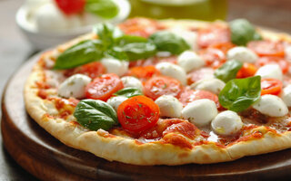 Pizza com Muçarela Búfala