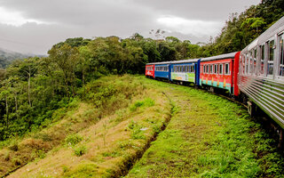 BATE E VOLTA: EIO DE TREM ATÉ MORRETES