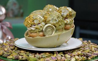 Ovo Éclair Pistacchio, da Flakes